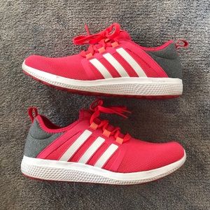Adidas red training casual shoe
